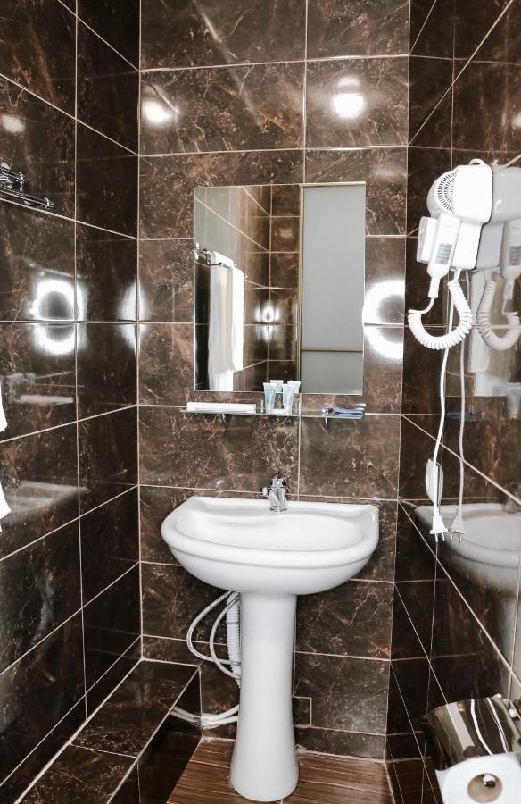 Alplaza Hotel Ust-Kamenogorsk Luaran gambar