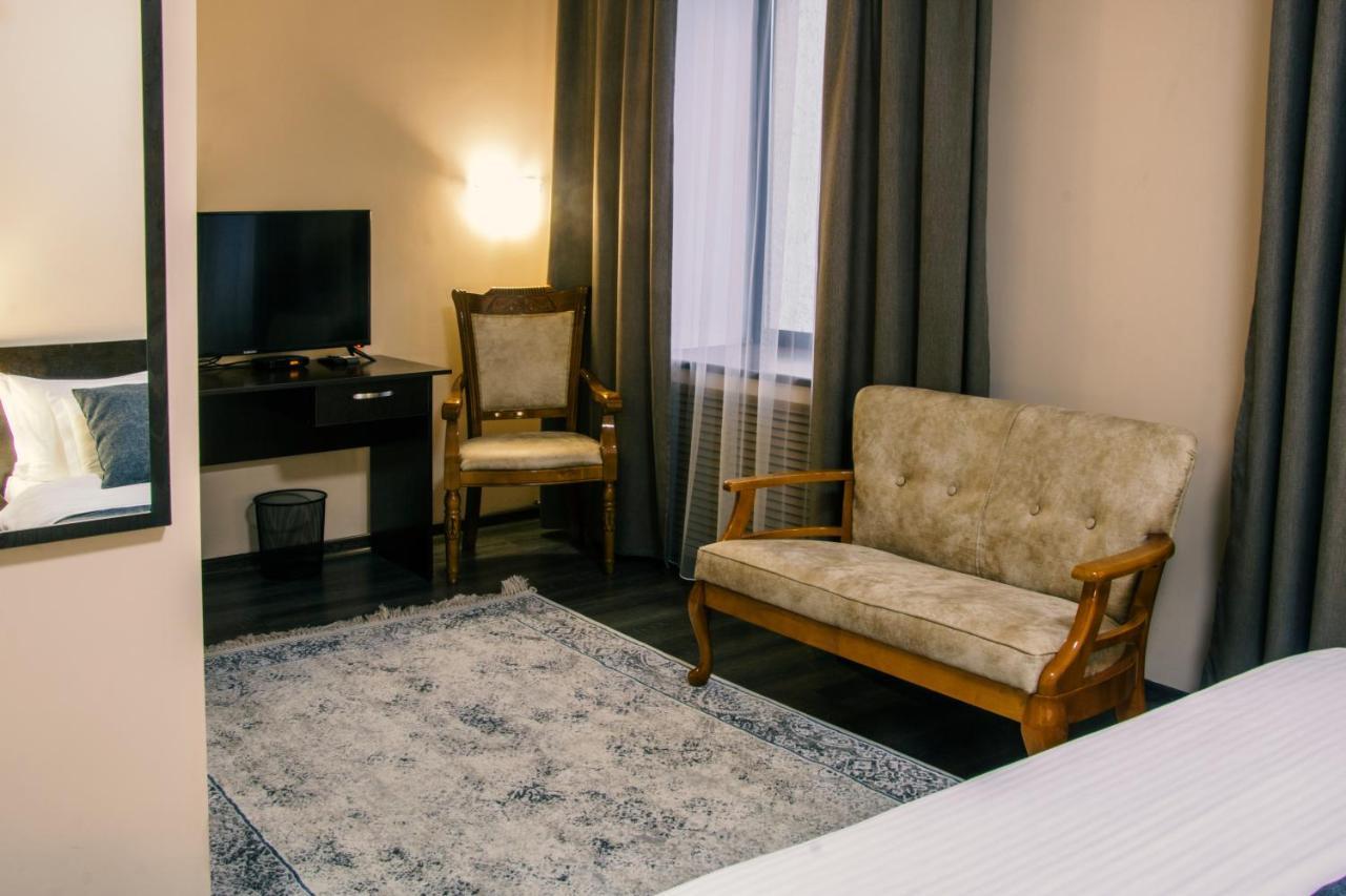 Alplaza Hotel Ust-Kamenogorsk Luaran gambar